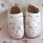 Toddler Girl Shoes Clogs Kitty Size 9 Euro 26..