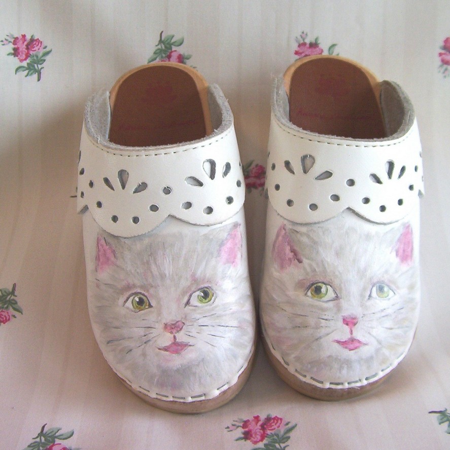 Toddler Girl Shoes Clogs Kitty Size 9 Euro 26 White Pink Hand Painted Shabby